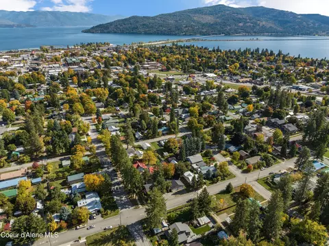 1015 Oak St, Sandpoint, ID 83864 photo 2