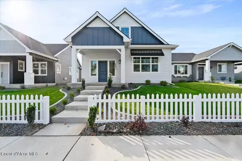 7945 N Girard Cir, Coeur D'alene, ID 83815