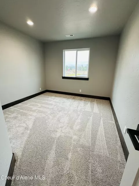 Bedroom - 131 E Lobo Loop, Hayden, ID 83835 photo 2 of 3