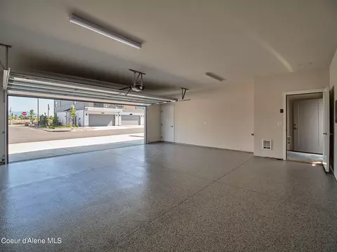 991 E Railroad Ave, Post Falls, ID 83854 photo 6