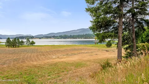 480 Old Thama Ferry Rd, Priest River, ID 83856
