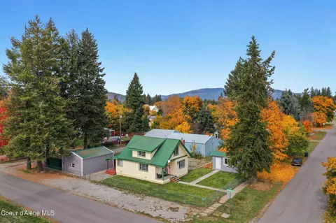 32329 N 6th Ave, Spirit Lake, ID 83869