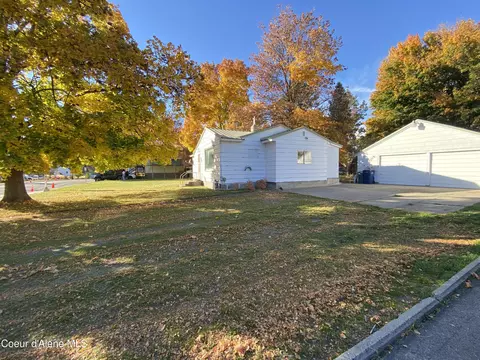 909 W Lacrosse Ave, Coeur D'alene, ID 83814