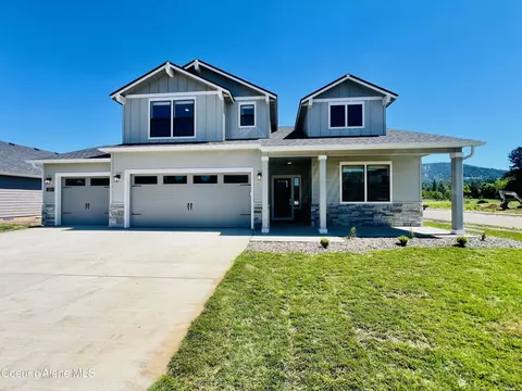 679 E Ripatti Way, Hayden, ID 83835