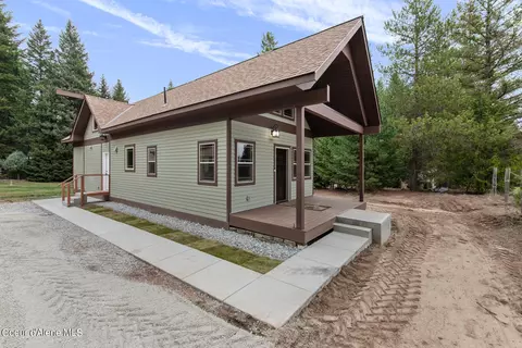 237 Park Ln, Sandpoint, ID 83864
