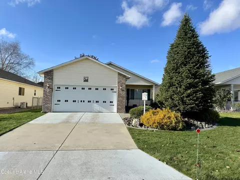 840 W Woodlawn Dr, Hayden, ID 83835