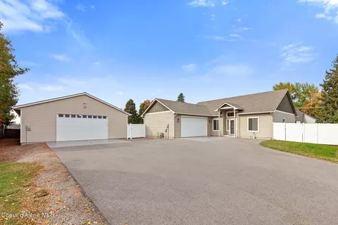 10326 N Cedar Ct, Hayden, ID 83835