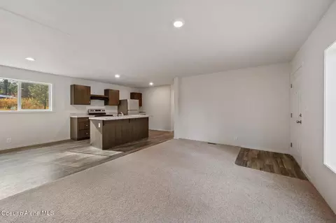 Living - 245 F St, Plummer, ID 83851 photo 4 of 5