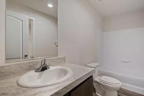 Bath - 245 F St, Plummer, ID 83851 photo 1 of 2