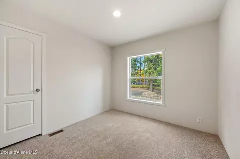 Bedroom - 245 F St, Plummer, ID 83851 photo 4 of 6