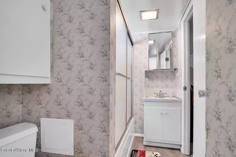 Bath - 318 Maple St, Kellogg, ID 83837 photo 2 of 2