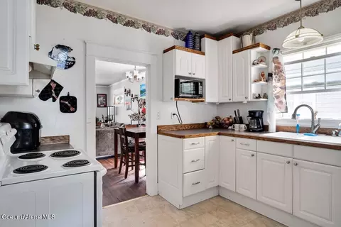 Kitchen - 318 Maple St, Kellogg, ID 83837 photo 3 of 3