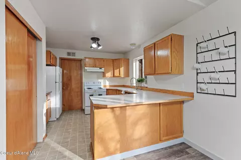 Kitchen - 908 E 11th Ave, Post Falls, ID 83854 photo 1 of 2