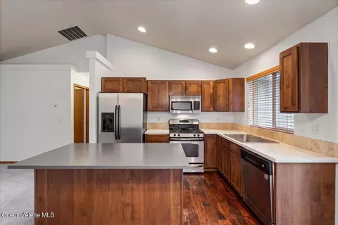 Kitchen - 2034 E Dipper Loop, Post Falls, ID 83854 photo 1 of 4