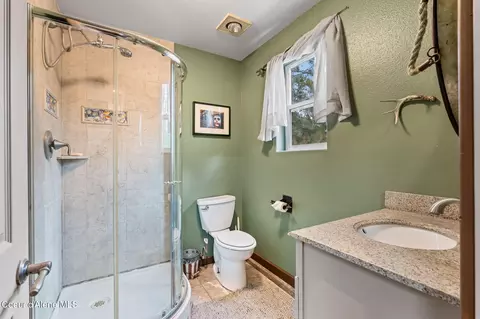 Bath - 57 Maxie Ln, Sandpoint, ID 83864 photo 4 of 4