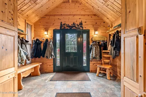 Entry Way - 57 Maxie Ln, Sandpoint, ID 83864 photo 1 of 7