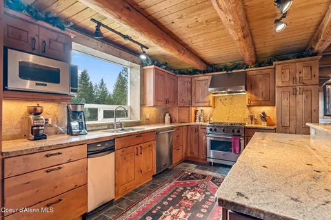 Kitchen - 57 Maxie Ln, Sandpoint, ID 83864 photo 2 of 3