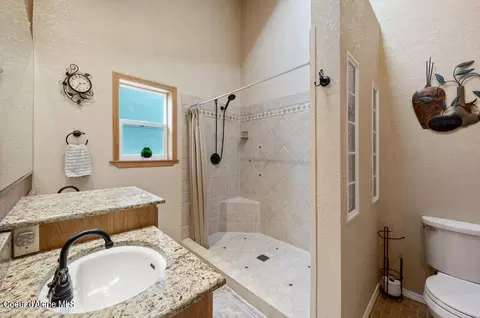Bath - 104 Tomsche Ave, Wallace, ID 83873 photo 1 of 2
