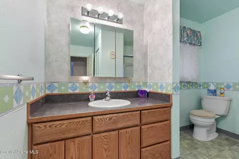 Bath - 148 Finlay Lp Lp, Kingston, ID 83839 photo 1 of 3