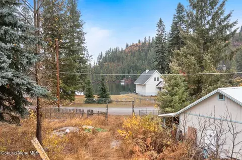 7918 W Twin Lakes Rd, Rathdrum, ID 83858