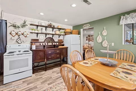 Dining - 237 Geenen Rd, Cocolalla, ID 83813 photo 5 of 8