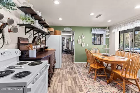 Dining - 237 Geenen Rd, Cocolalla, ID 83813 photo 7 of 8