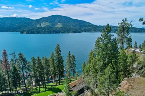 10946 N Mccall Falls Dr, Hayden, ID 83835
