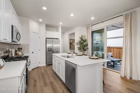 Kitchen - 87 E Sandmyrtle Ave, Hayden, ID 83835 photo 5 of 8