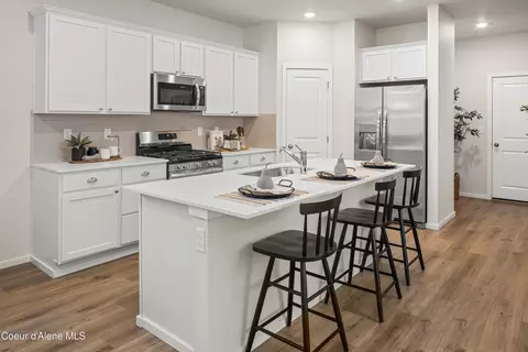 Kitchen - 87 E Sandmyrtle Ave, Hayden, ID 83835 photo 2 of 8