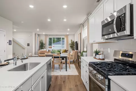 Kitchen - 87 E Sandmyrtle Ave, Hayden, ID 83835 photo 1 of 8