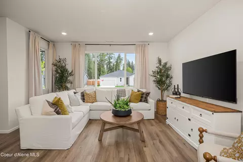 Living - 87 E Sandmyrtle Ave, Hayden, ID 83835 photo 4 of 4