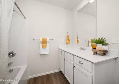 Bath - 87 E Sandmyrtle Ave, Hayden, ID 83835 photo 5 of 5