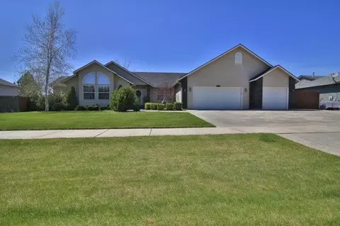 4251 N 21st St, Coeur D'alene, ID 83815