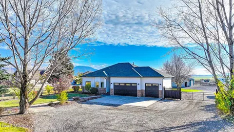1952 W Diamond Bar Rd, Rathdrum, ID 83858