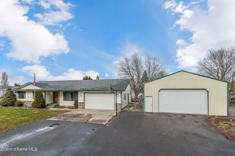 1055 W Orchard Ave, Hayden, ID 83835