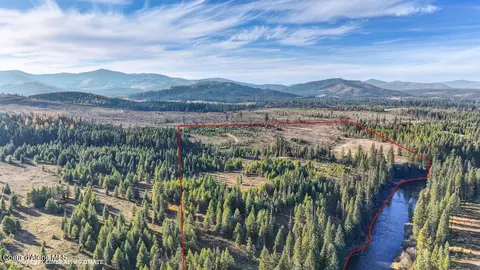 1382 Copperhead Ln, Santa, ID 83866 photo 8