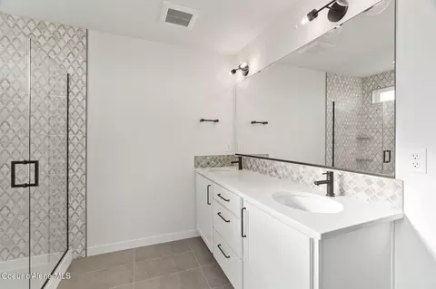 Bath - 1330 E Percival Ave, Post Falls, ID 83854 photo 2 of 5