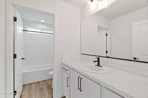 Bath - 1330 E Percival Ave, Post Falls, ID 83854 photo 4 of 5