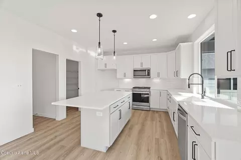 Kitchen - 1330 E Percival Ave, Post Falls, ID 83854 photo 3 of 5