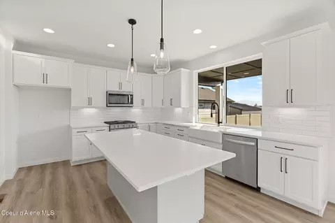 Kitchen - 1330 E Percival Ave, Post Falls, ID 83854 photo 4 of 5