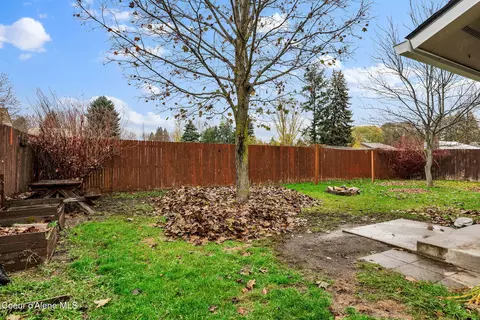 Exterior - 155 E Ryan Dr, Hayden, ID 83835 photo 4 of 5