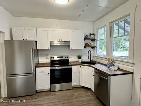 Kitchen - 211 5th St, Mullan, ID 83846 photo 1 of 3
