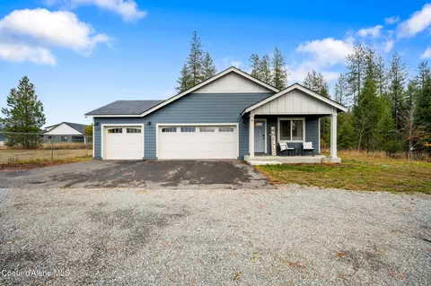 537 3rd St, Priest River, ID 83856