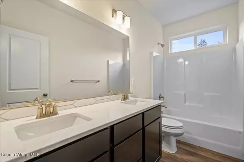 Bath - 2052 E Plaza Ct, Post Falls, ID 83854 photo 3 of 3