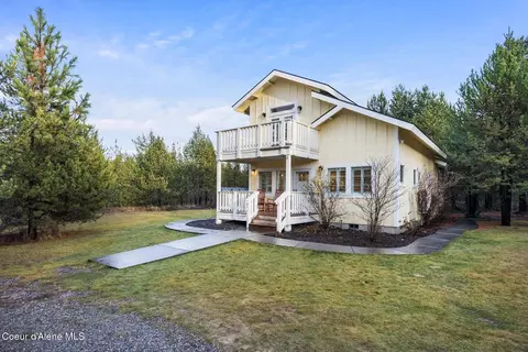 9925 E Snowy Ln, Athol, ID 83801