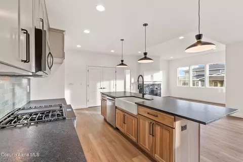 Kitchen - 1316 E Percival Ave, Post Falls, ID 83854 photo 4 of 5