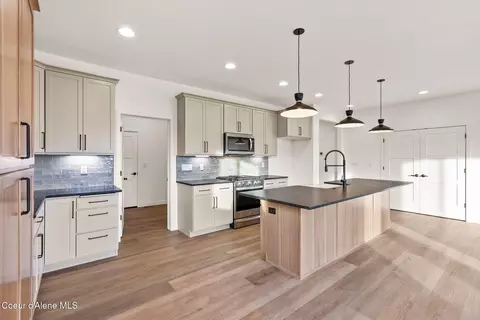 Kitchen - 1316 E Percival Ave, Post Falls, ID 83854 photo 2 of 5