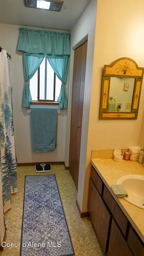 Bath - 1903 E 1st Ave, Post Falls, ID 83854 photo 1 of 4