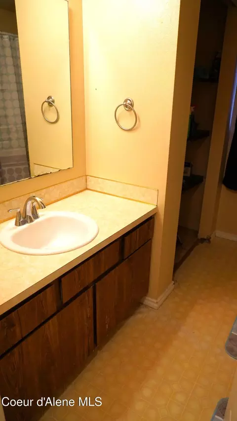 Bath - 1903 E 1st Ave, Post Falls, ID 83854 photo 3 of 4