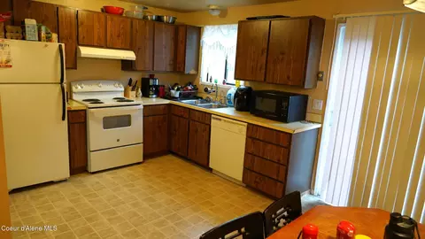 Kitchen - 1903 E 1st Ave, Post Falls, ID 83854 photo 4 of 4